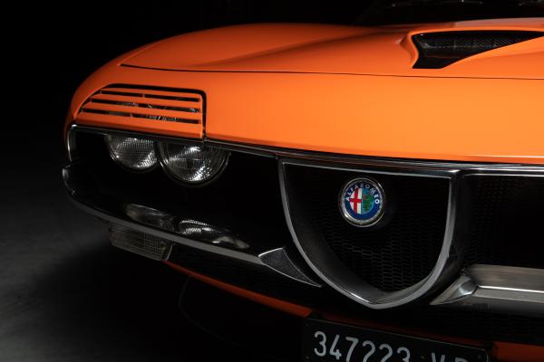 Alfa Romeo Montreal
